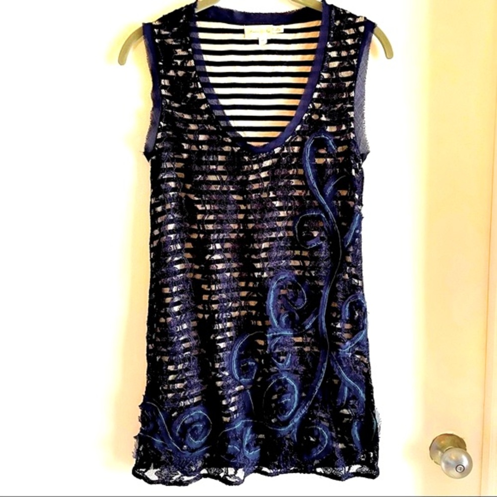 Anthropologie Meadow Rue! NAVY Sleeveless Lace Top! Great condition